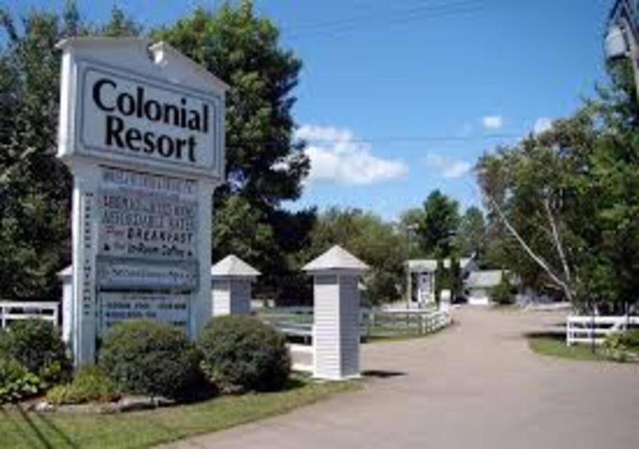 Colonial Resort-1000Islands แกเนอนอเคว ภายนอก รูปภาพ