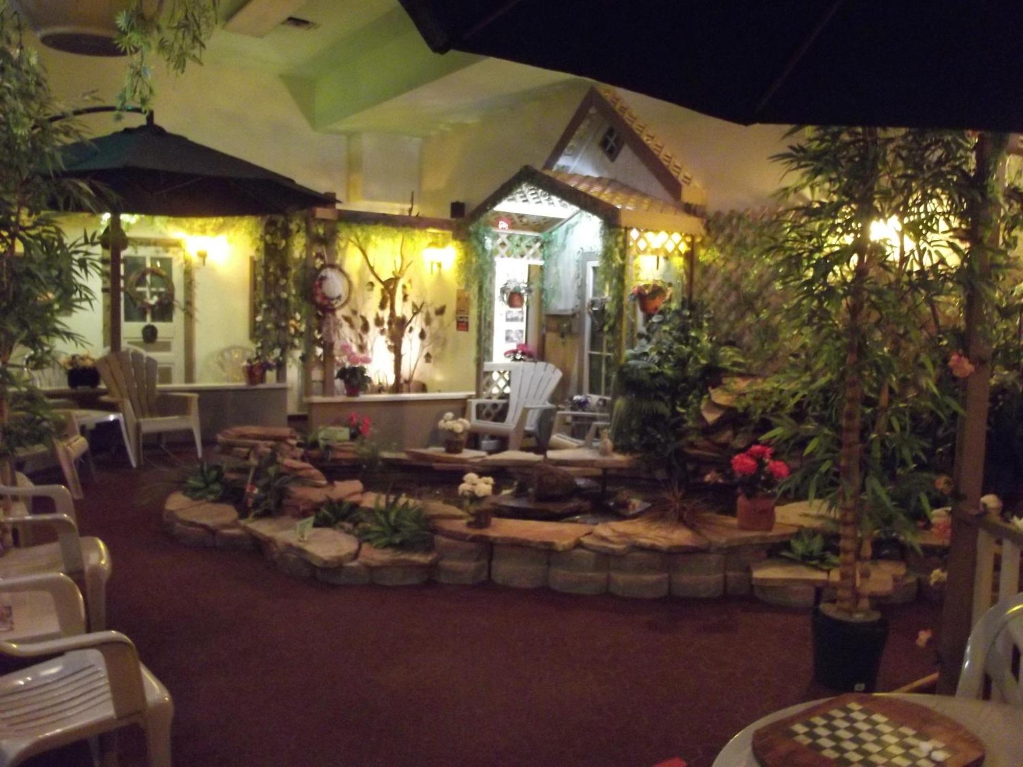 Colonial Resort-1000Islands แกเนอนอเคว ภายนอก รูปภาพ